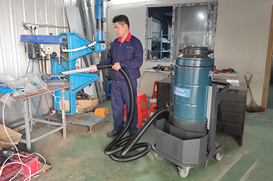 工業(yè)吸塵器