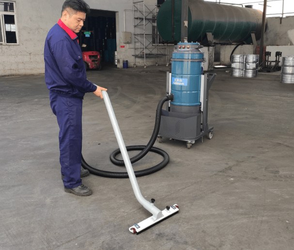 廠房外地面灰塵清潔用工業(yè)吸塵器 廠房外地面灰塵清潔用工業(yè)吸塵器