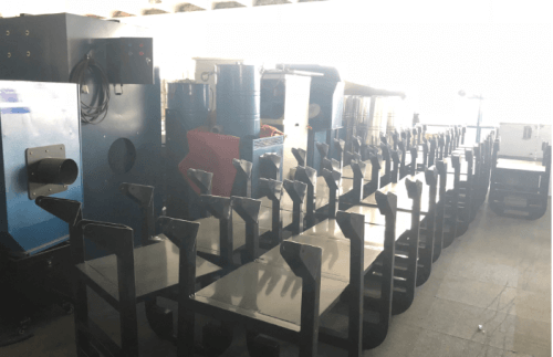 待組裝的工業(yè)吸塵器外殼存放區(qū)