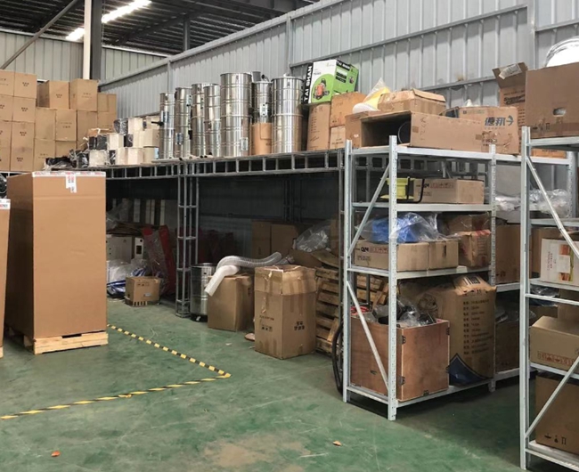 工廠倉庫：配件倉庫一角